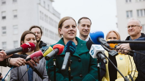 Sondaż „Wyborczej”: w Gdyni poparcie zyskuje aktywistka Strajku Kobiet