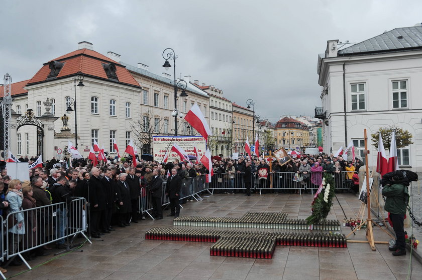 Warszawa uczci ofiary katastrofy