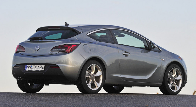 Opel Astra GTC: kompakt w sportowym stylu