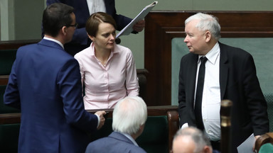 Zmiana prawa wyborczego. Kaczyński niszczy wysiłki Szumowskiego i Morawieckiego, a przy okazji podpala państwo [OPINIA]