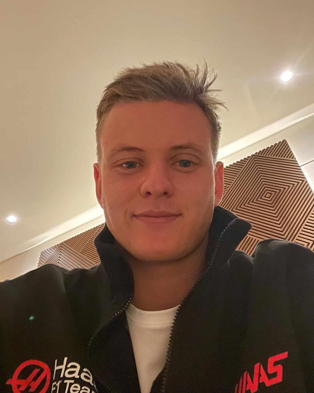 Syn bývalého pilota F1 Michaela Schumachera Mick.