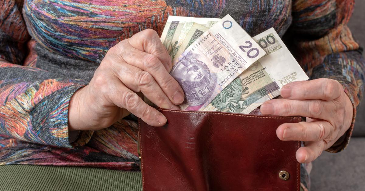 Emeryci otrzymają o 140 zł więcej. Nowe stawki wchodzą w życie, a termin wypłat mija z końcem stycznia