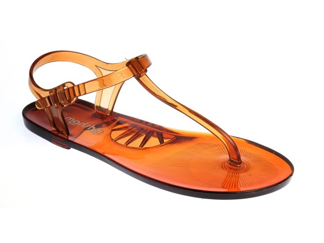 Wiosną i latem 2011 bez plastiku na stopie ani rusz! Propozycje z oferty EBUTY