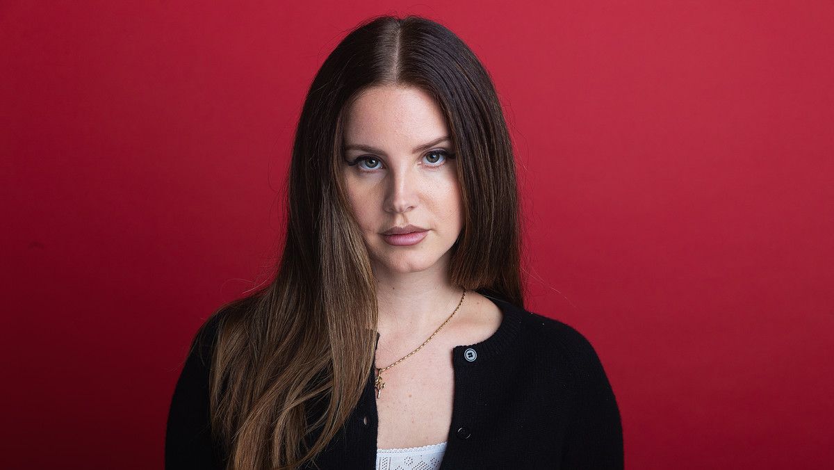 Lana Del Rey. Wokalistka wydała tomik - "Violet robi mostek na trawie"