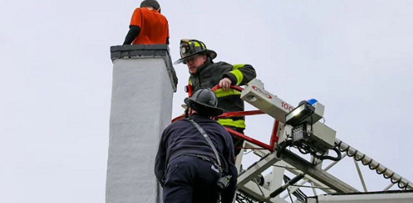 10-latek chciał sprawdzić jak to robi św. Mikołaj. Potrzebna była pomoc strażaków