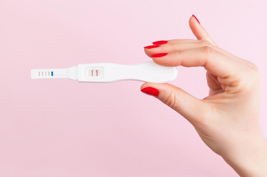 Terhességi teszt: a kettő csík nem mindig jelent babát | EgészségKalauz