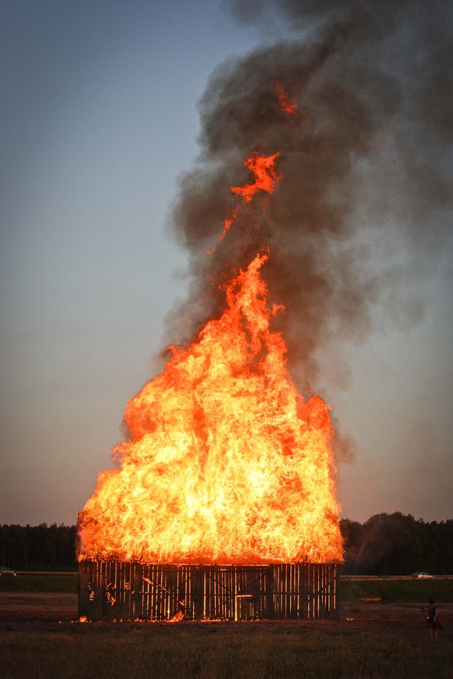 ZAWADA POŻAR STODOŁY 69. ROCZNICA MORDU W JEDWABNEM