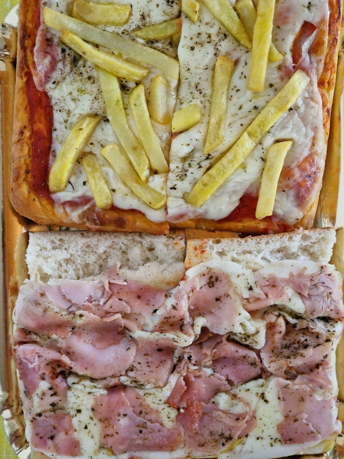 František s rodinou si pochutnali na talianskej pizze.