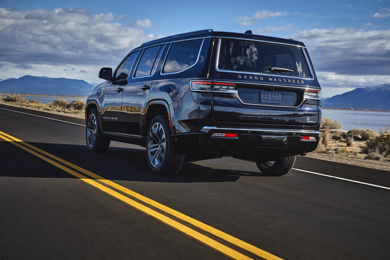 Jeep Grand Wagoneer 2