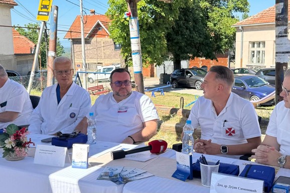 Tim lekara UKC Niš u selu nadomak Niša, organizovani  besplatni preventivni kardiološki pregledi; Dr Lazarević poručio: "Kada građani pozovu, mi dolazimo"