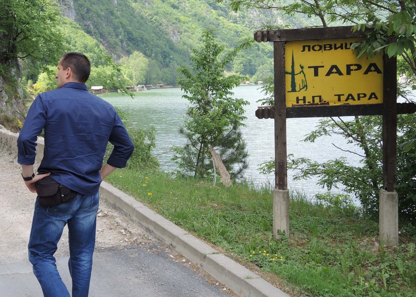 Obala Perućca se većim delom nalazi u području Nacionalnog parka "Tara"