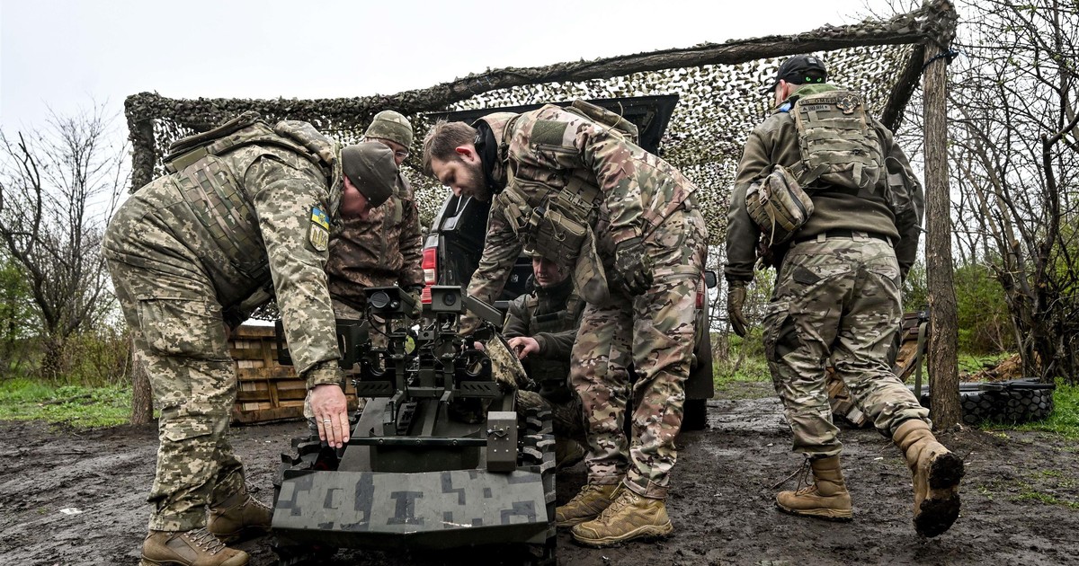 Roboty wypierają ludzi z frontu. "Wkrótce zobaczymy dwa lub trzy drony atakujące razem”