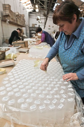 Produkcja zniczy nagrobnych