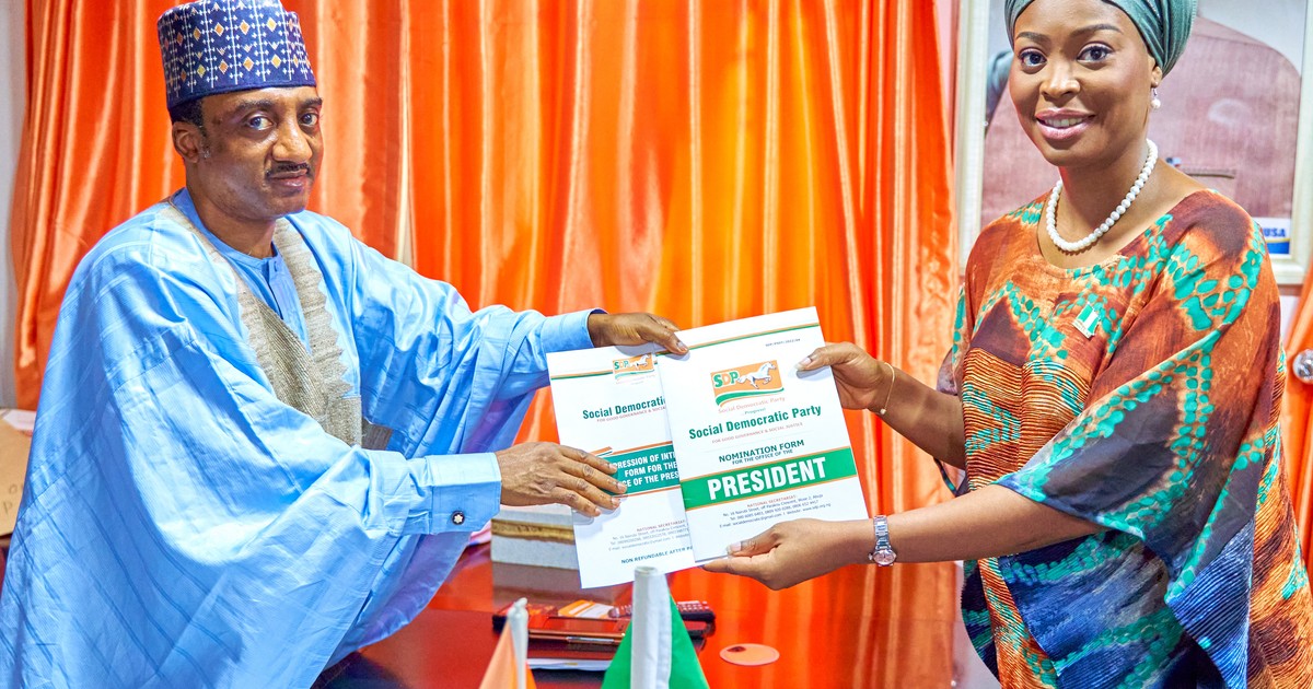 Khadijah Okunnu-Lamidi, presidential aspirant for the Social Democratic Party recently submitted the presidential nomination form ahead of party primaries - Vimarsana News