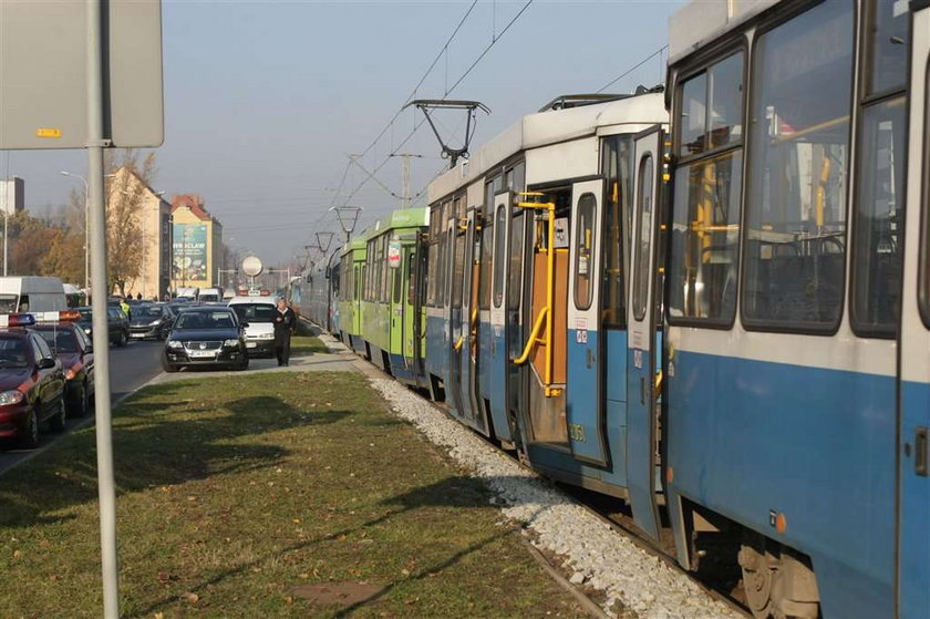 Motorniczego oślepiło słońce