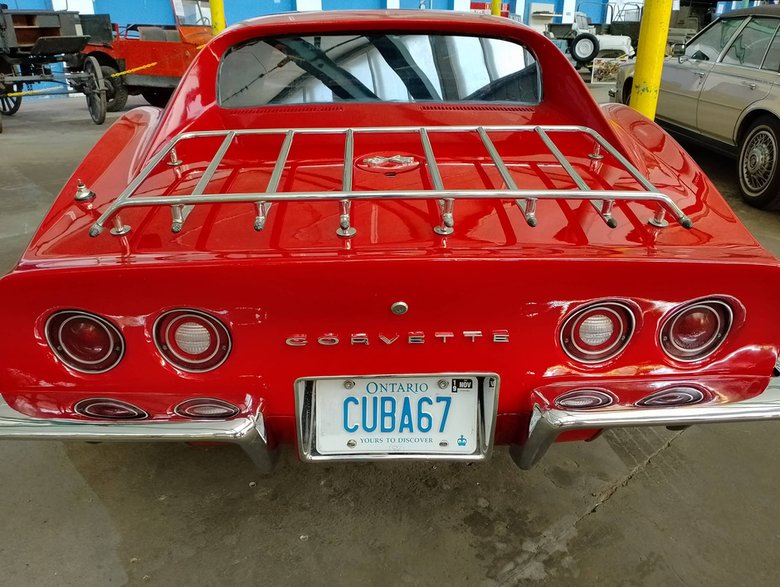 Chevrolet CORVETTE C3 rok produkcji 1974. Wytwarzany od sierpnia 1967 do października 1982. Silnik 5,7 litra osiągał moc 400 KM