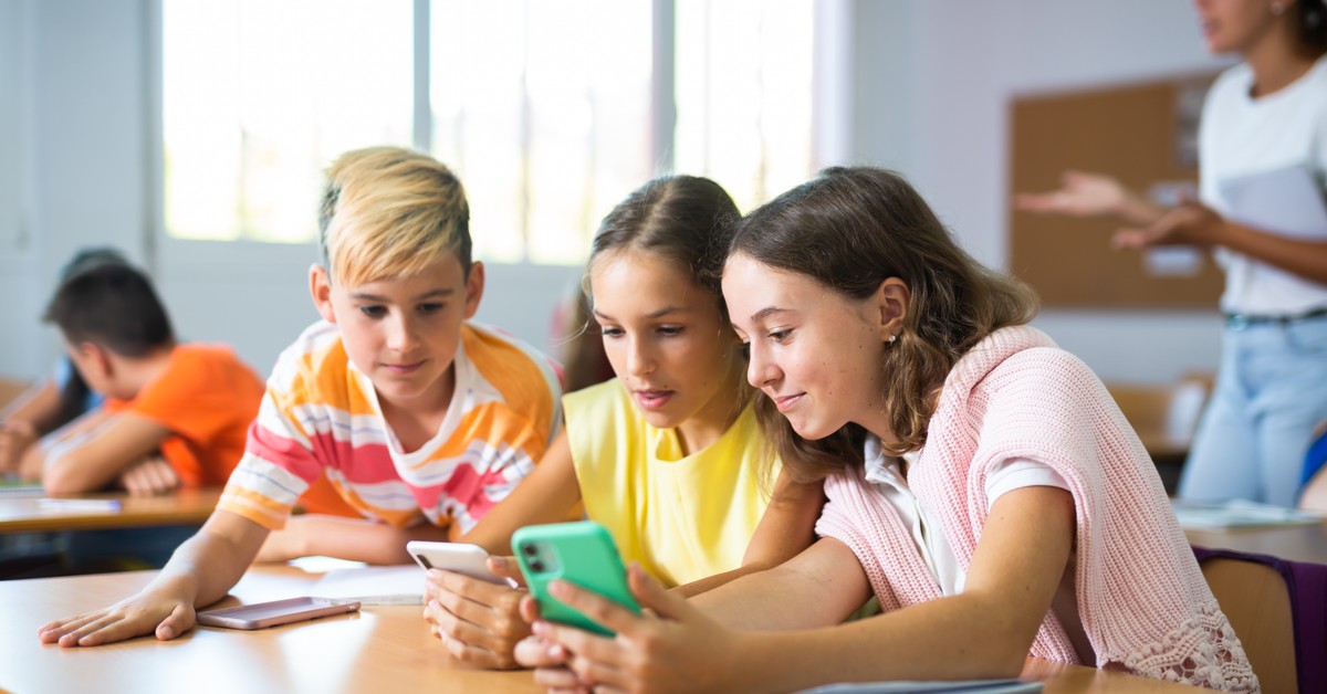 Zawrzyjmy umowę w sprawie telefonów (opinia)