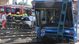 Drámai fotók az Üllői úti buszbalesetről