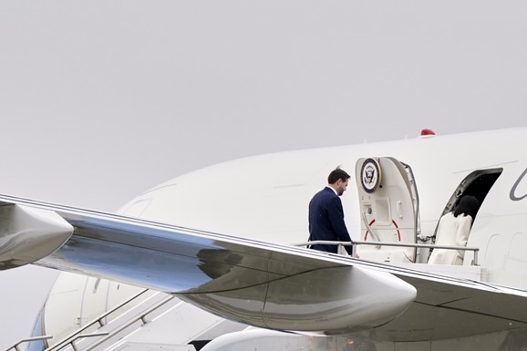 "VANZEMALJCI SU DEMONI!" Potpredsednik Amerike javno govorio o NLO: "Bio sam opsednut"