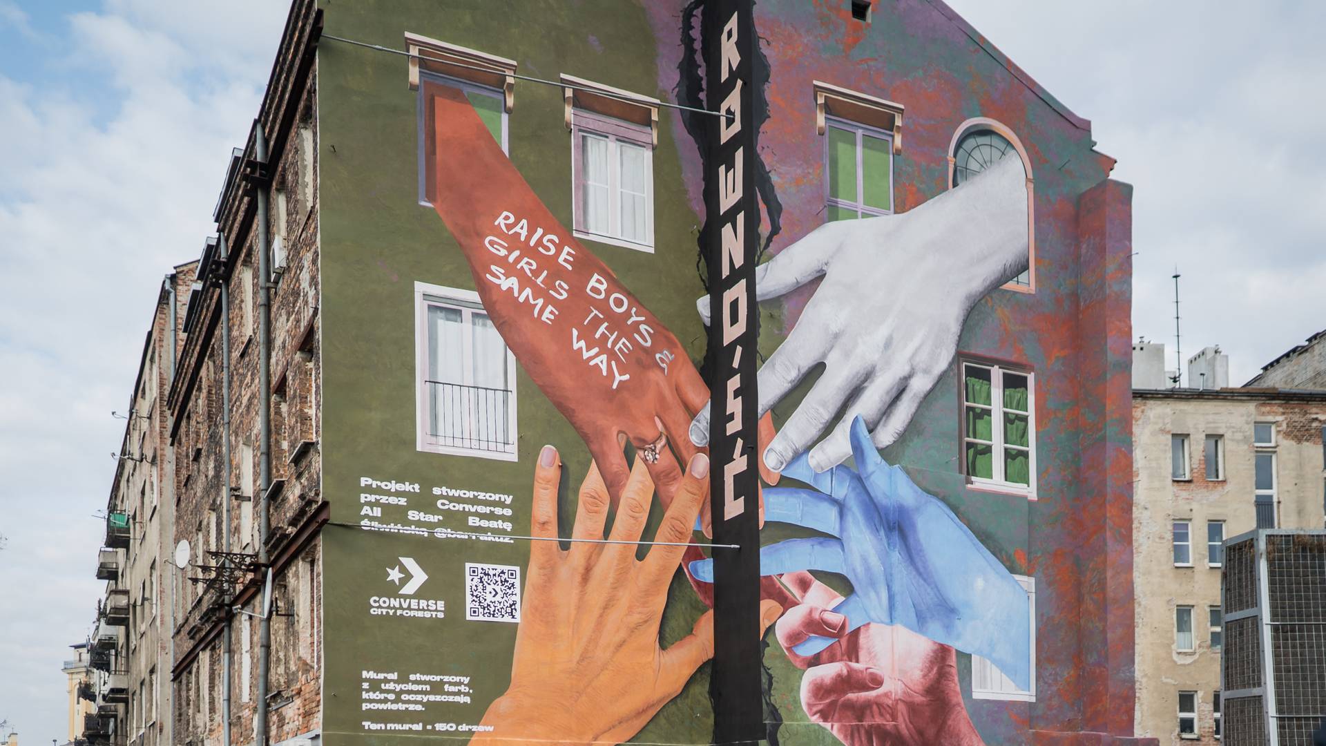 W polskich miastach pojawiły się murale, które inspirują do łamania barier związanych z płcią