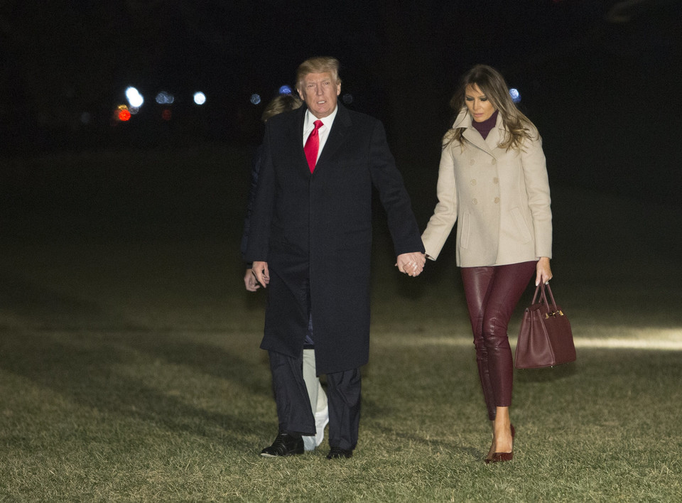 Melania Trump w skórzanych obcisłych spodniach i szpilkach. Ładnie wygląda?