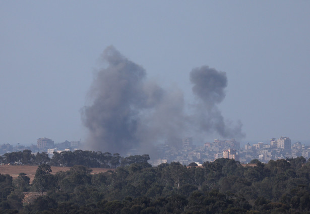 Media: Izraelskie oddziały okrążają dom przywódcy Hamasu w Strefie Gazy