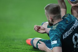 Augustyniak stracił w Zabrzu dwa zęby, Legia zyskała trzy punkty [WIDEO]