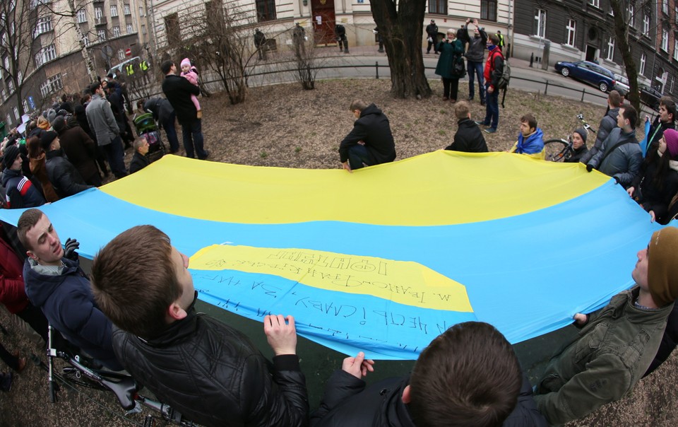 Protest przed konsulatem rosyjskim w Krakowie