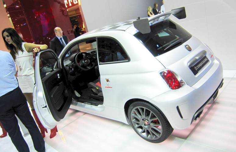 We Frankfurcie zadebiutował Abarth 695 Competizione