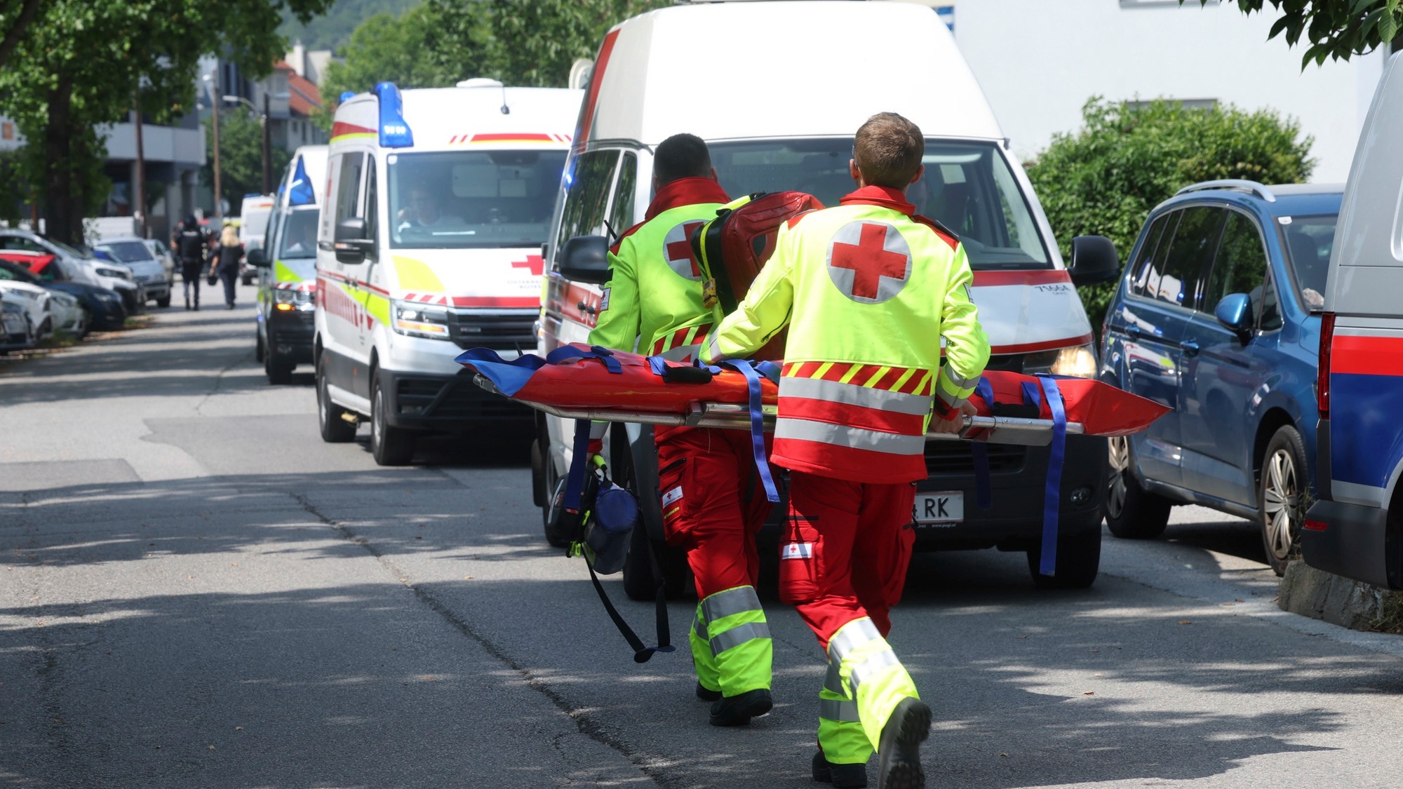 Na škole v rakúskom Grazi došlo k streľbe, pri ktorej zahynulo 10 ľudí.