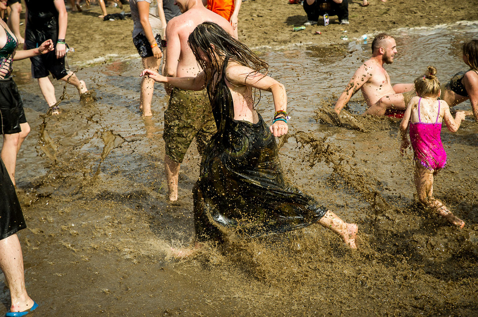 Przystanek Woodstock 2017 - zabawa w błocie