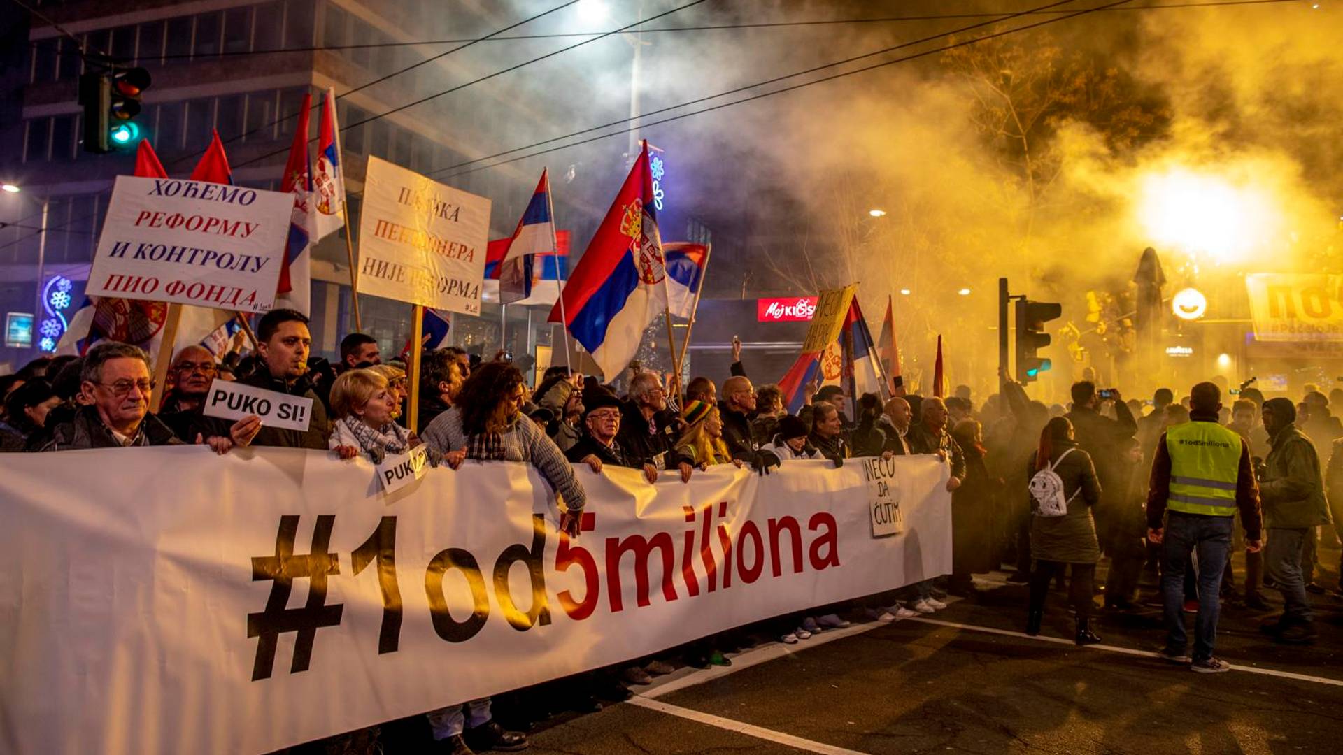 Fotka sa BG protesta govori sve o Srbiji u poslednjih 20 godina