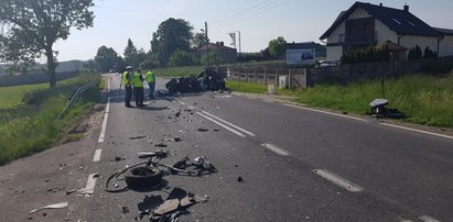 Tragedia w Strzelcach Małych. Z auta została miazga