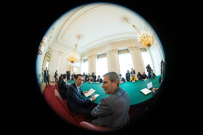 Austrijska vlada na sastanku kabineta