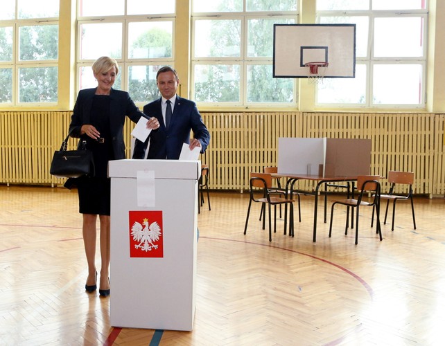Para prezydencka zagłosowała w referendum