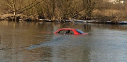 Fiat siena płynął rzeką!