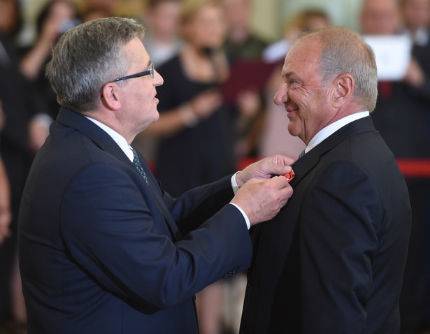 Bronisław Komorowski odznaczył prezesa Polskiej Rady Biznesu Zbigniewa Niemczyckiego Krzyżem Oficerskim Orderu Odrodzenia Polski