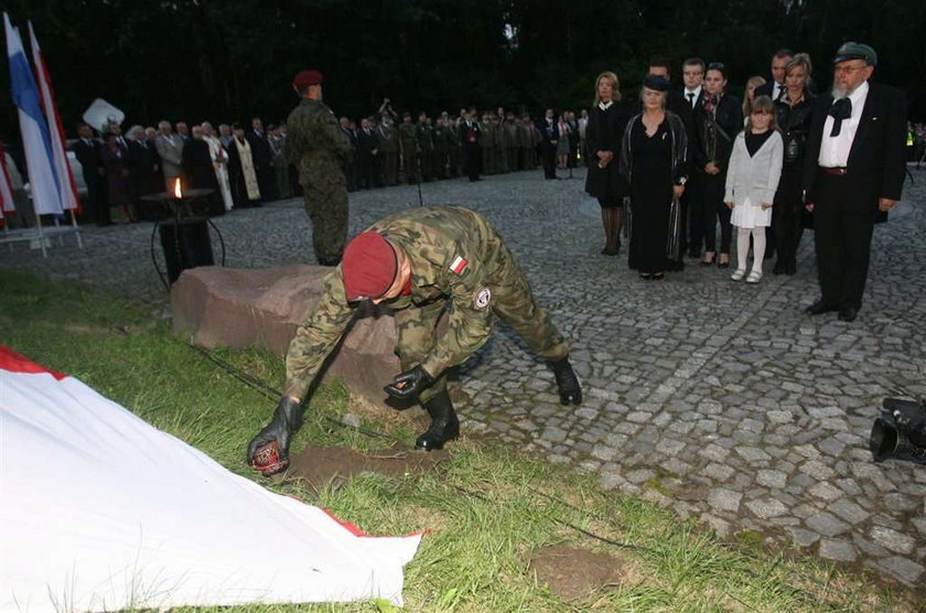 katastrofa prezydenckiego samolotu, Kraków, Kopiec Piłsudskiego, ziemia, Smoleńsk