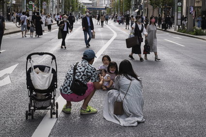 3,5 tys. zł na każde dziecko. Japonia chce pobudzić gospodarkę własną wersją "500 plus"