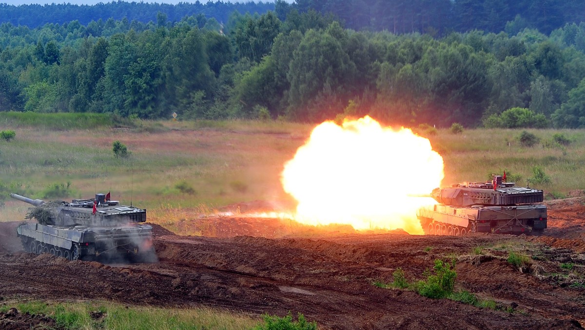 NATO w obawie przed rosyjską agresją wraca do polityki odstraszania. Czy większe wydatki na zbrojenia są rzeczywiście najlepszą odpowiedzią na światowe kryzysy?