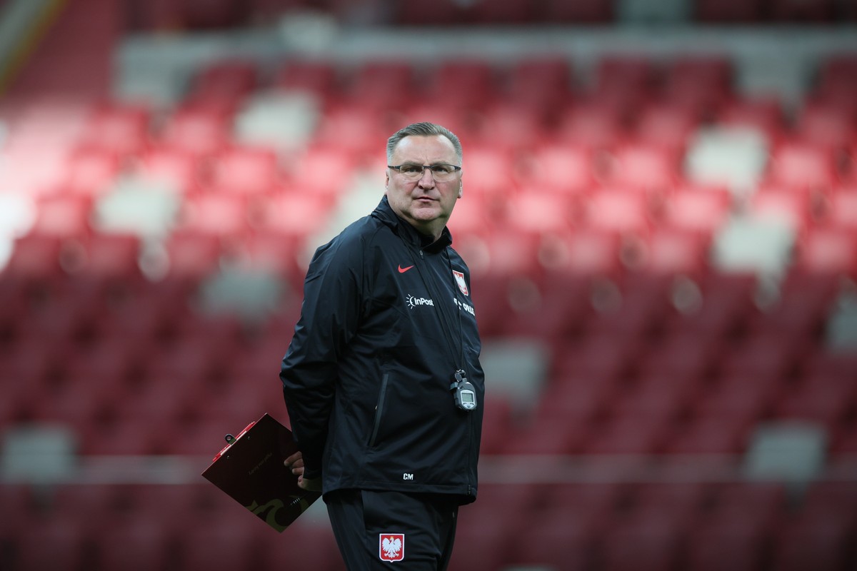 Selekcjoner reprezentacji Polski Czesław Michniewicz podczas treningu kadry w Warszawie