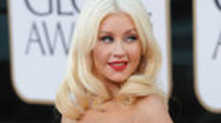 Kínos! Christina Aguilera eltévesztette a himnuszt