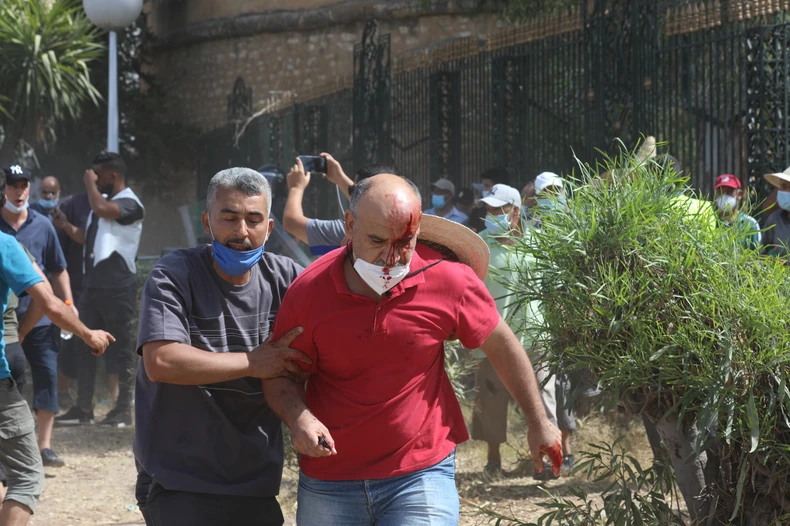 Protesti u Tunisu nakon smene premijera