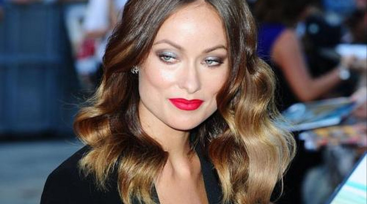 Melltartó nélkül pózolt Olivia Wilde