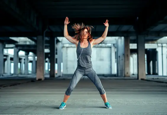 Moje doświadczenia z treningiem HIIT. Po siedmiu minutach położyłam się na podłodze i zasnęłam ze zmęczenia