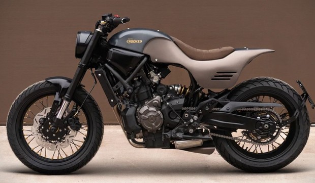 Crooked Yamaha XSR700