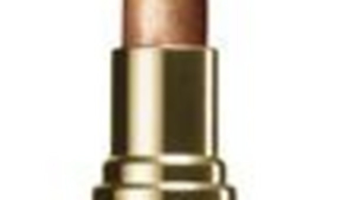 AVON Ultra Colour Rich - nowa, unikatowa, 24k złota szminka, która sprawi, że usta stają się bardziej błyszczące, lśniące i roziskrzone połyskiem cennego, złotego kruszcu. AVON wyprodukował serię kosmetyków do makijażu m.in. dzięki współpracy z Jillian Dempsey - słynną  makijażystką najpopularniejszych gwiazd filmowych, która pełni rolę dyrektor artystycznej kosmetyki kolorowej Avonu. Szminka dostępna jest w soczystych, kremowych kolorach, które wspaniale uwydatniają kontur ust. Ponadto formuła szminki została wzbogacona witaminą E, dzięki czemu odżywia usta pozostawiając je miękkimi i nawilżonymi. Dostępne kolory: 24K Gold, Amethyst Gold, 24k Pink, Chocolate Gold, Golden Peach, Golden Rose, Golden Wine, Ruby in Gold. Pojemność: 3,6 g Cena regularna: 32,00 zł.