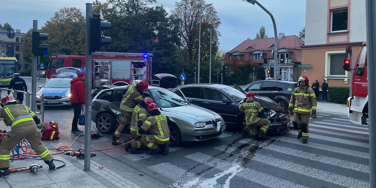 Groźny wypadek na skrzyżowaniu. Wszystko nagrała kamera 