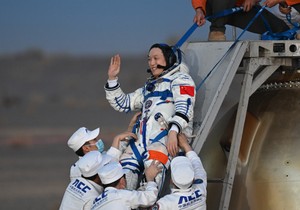 Kineski astronauti iz misije Šendžou-21 sleteli na Zemlju