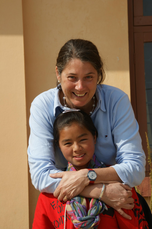 1.	Susanne Volkmann, pracownica Henkla, inicjatorka budowy centrum matki i dziecka w Nepalu, od 10 lat zaangażowana w pracę wolontariacką w ramach MIT